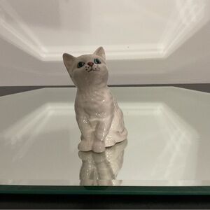 Royal Doulton Persian Cat Figurine - White with Blue Eye